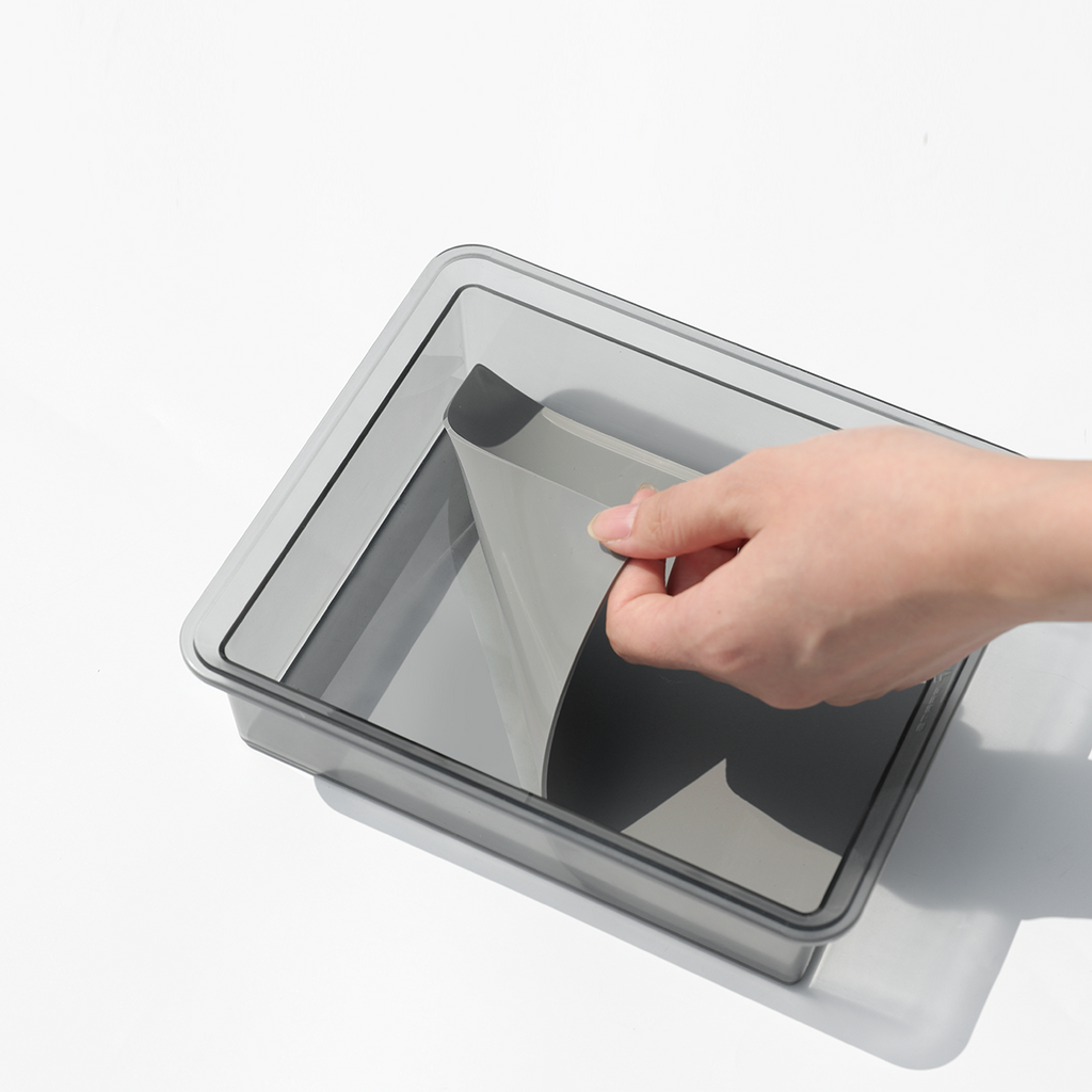 Tesla tissue holder